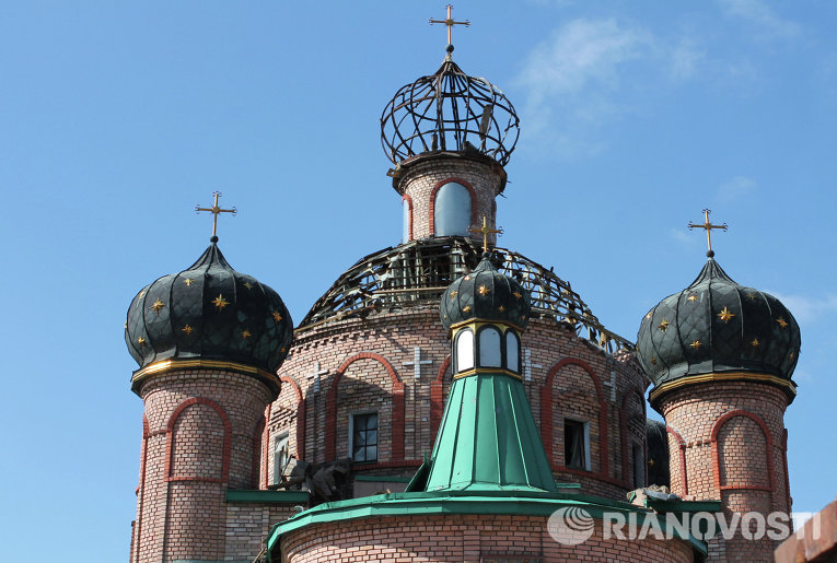 Храм святителя Игнатия Брянчанинова, пострадавший в результате боевых действий в аэропорту Донецка.