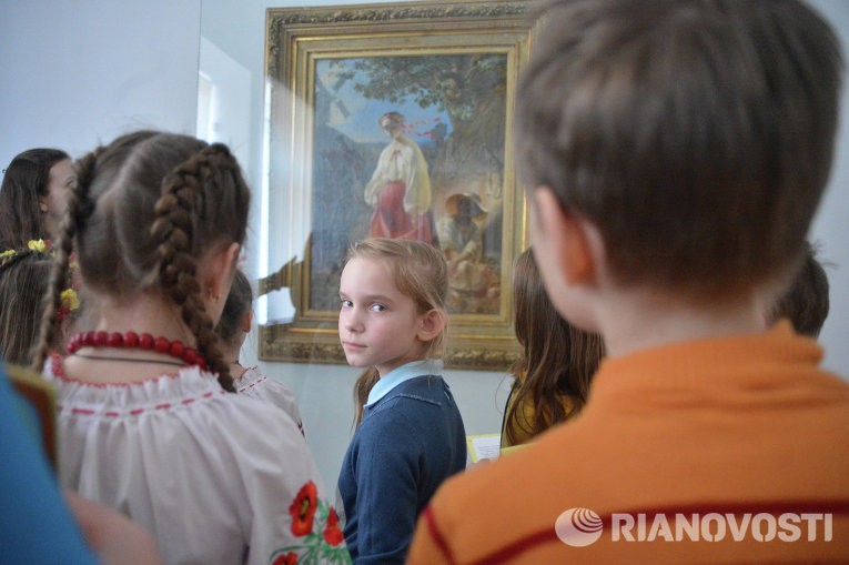 Патриотическая акция для детей-переселенцев в музее Шевченко в Киеве
