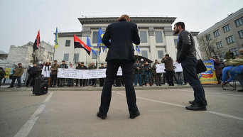 Митинг активистов ВО Свобода под посольством РФ в Украине