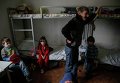 Беженцы в волонтерском центре Славянска