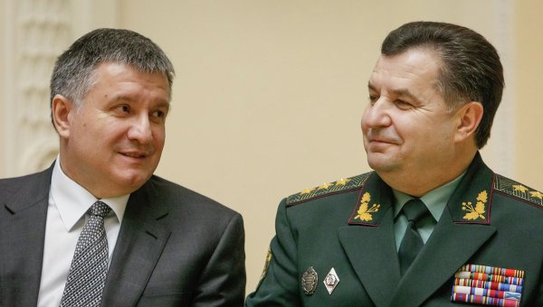 Министр внутренних дел Арсен Аваков и министр обороны Степан Полторак. Архивное фото