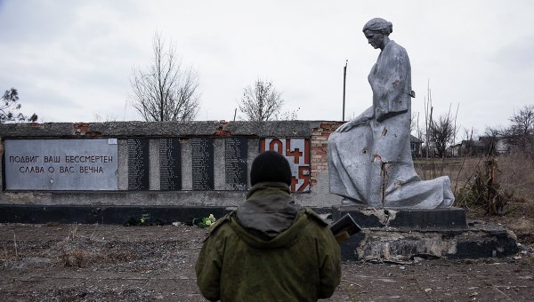 Ополченец в районе Луганска