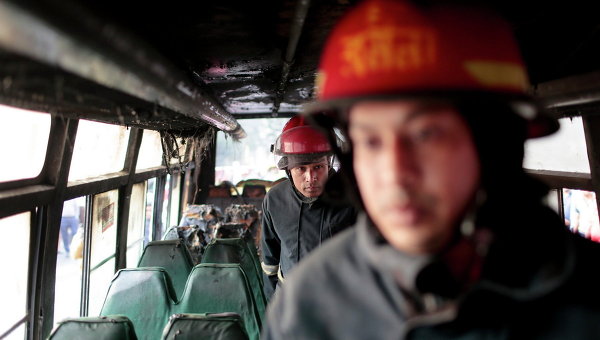 Бангладешские пожарные. Архивное фото
