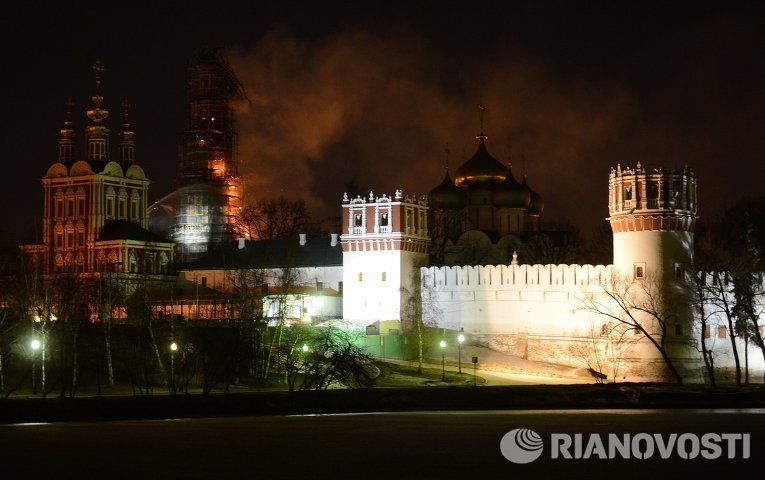 Пожар в Новодевичьем монастыре в Москве