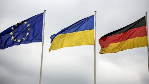 Флаги ЕС, Украины и Германии