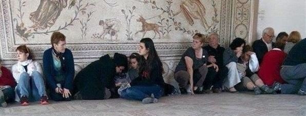 Туристы, попавшие в заложники в музее Туниса