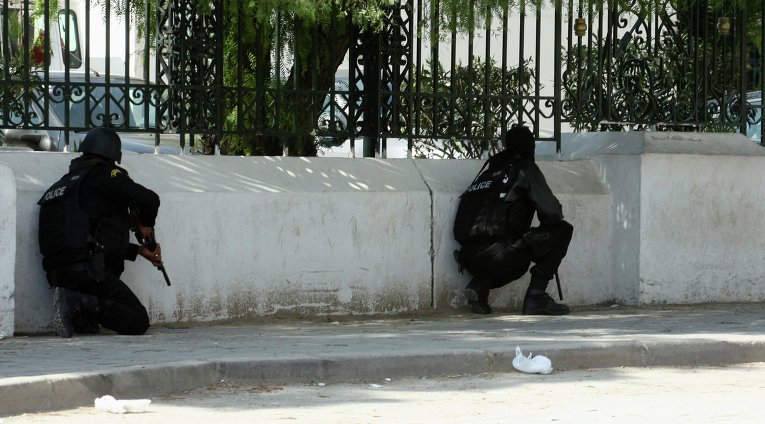 Спецоперация силовиков в столице Туниса, где были захвачены заложники