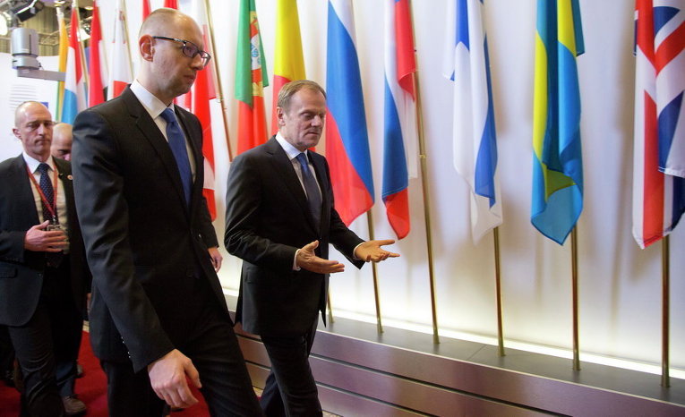 Украинский премьер-министр Арсений Яценюк и президент Европейского Совета Дональд Туск