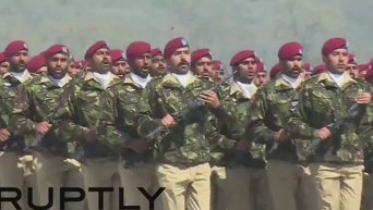 Военный парад в столице Пакистана. Видео
