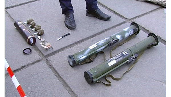 Гранатометы, изъятые у военного в Хмельницком