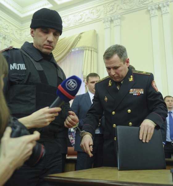 Василий Стоецкий при задержании на заседании правительства