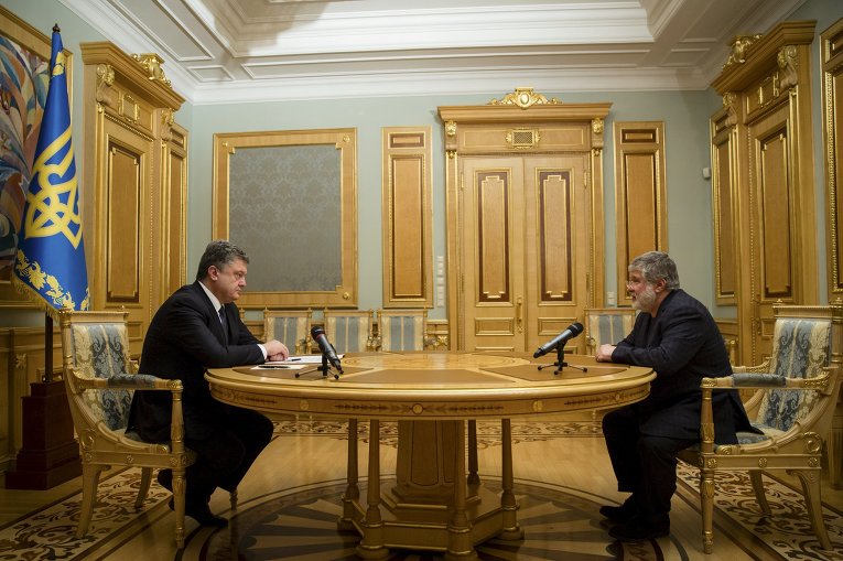 Президент Украины Петр Порошенко встретился с Игорем Коломойским в Администрации президента Украины перед тем, как подписать его заявление об отставке.