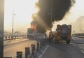 В Стамбуле пассажирский автобус загорелся во время движения. Видео