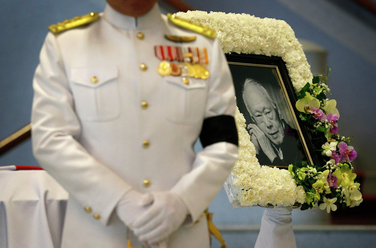 В Сингапуре прощаются с первым премьер-министром страны Ли Куан Ю