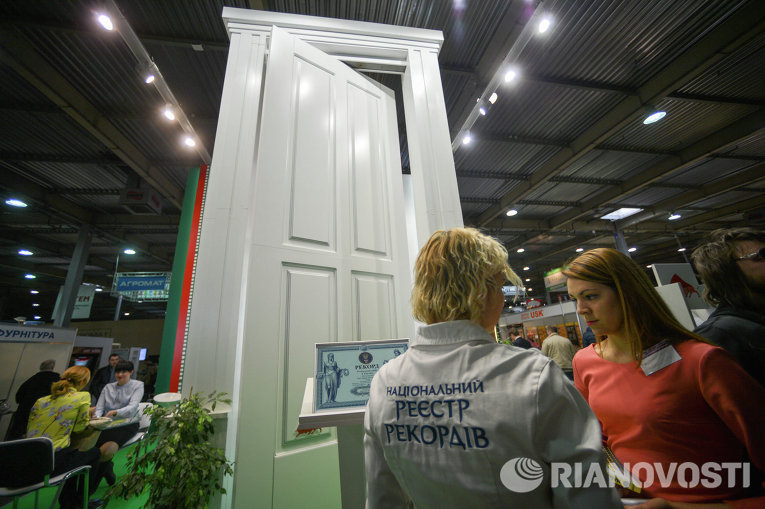 Регистрация национального рекорда Украины – Самая большая дверь Украины ТМ Двери Белоруссии