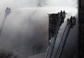 Пожарные Нью-Йорка тушат большой пожар в Ист-Виллидж