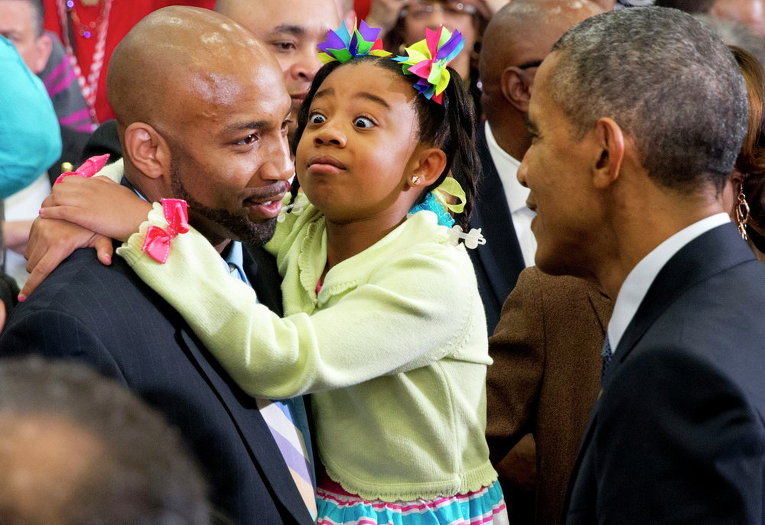 Реакция девочки на приветствие Барака Обамы