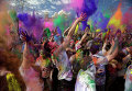 Крупнейший фестиваль красок проводится в США, штат Юта, в храме Шри Шри Радха Кришна, на берегу реки Спаниш-Форк.