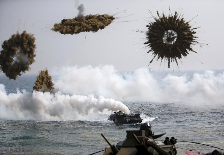 США и Южная Корея отработали высадку морского десанта в ходе совместных учений