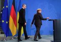 Арсений Яценюк и Ангела Меркель в ходе встречи в Берлине