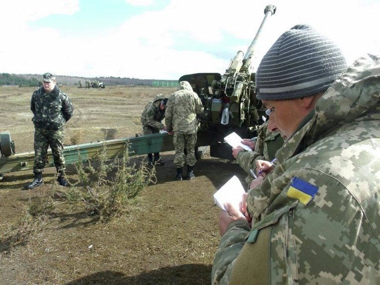 Академия сухопутных войск проводит огневую подготовку артиллеристов ВСУ