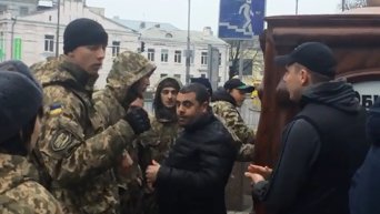 Рэкет и новая муниципальная милиция Киева на Арсенальной