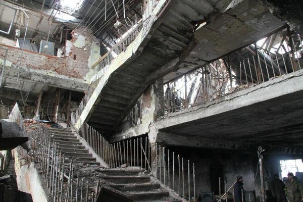 Разрушения в аэропорту Донецка