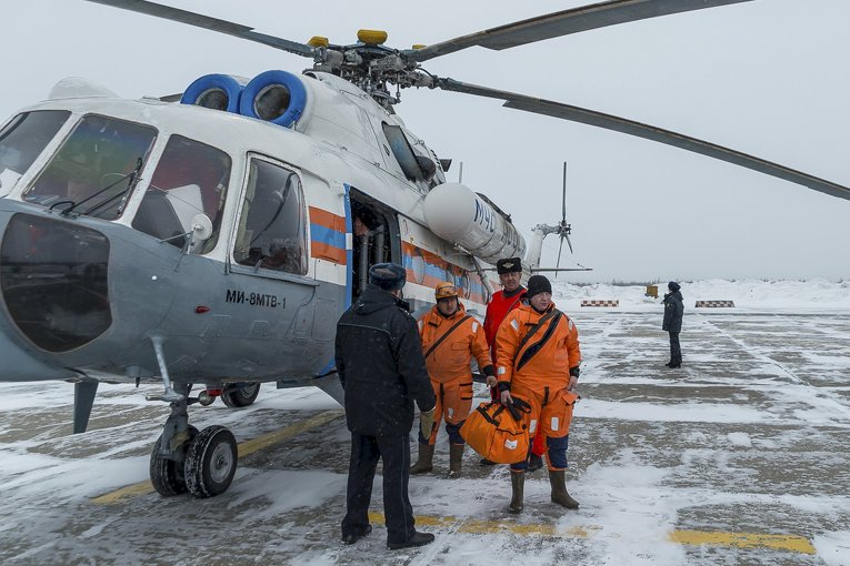 Активная фаза поисков моряков возобновилась в районе затонувшего в Охотском море траулера Дальний Восток