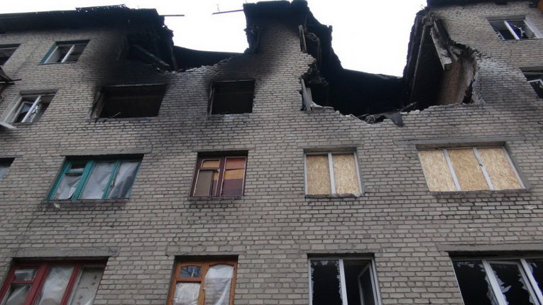 Разрушенный дом на востоке Украины