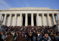 Празднование Пасхи на ступеньках Мемориала Линкольна в Вашингтоне