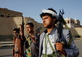 Шиитские повстанцы во время митинга в Сане против авиаударов Саудовской Аравии