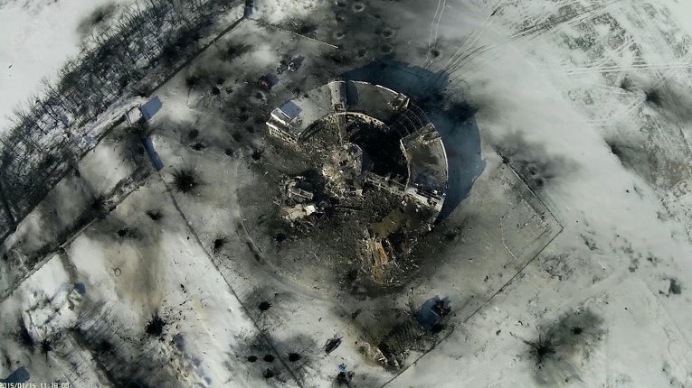 Разрушенная вышка в аэропорту Донецка, 15 января 2015 г