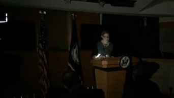 Брифинг представителя Госдепартамента США в темноте