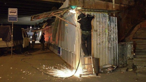 Демонтаж МАФов в Святошинском районе Киева