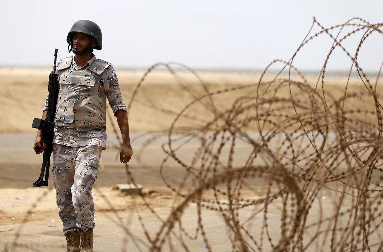 Патрулирование военным Саудовской Аравии границы с Йеменом