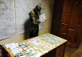 В Краматорске задержаны прокурор города и начальник городского отдела по борьбе с экономическими преступлениями. При обысках у них изъяты 2,7 миллиона гривен и 110 тысяч долларов США.