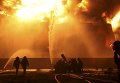 Пожар на химзаводе на востоке Китая, который во вторник был потушен, в ночь на среду снова разгорелся.