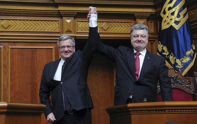 Президент Польши Бронислав Коморовский и президент Украины Петр Порошенко в Верховной Раде