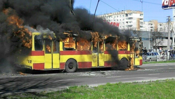 Возгорание троллейбуса во Львове
