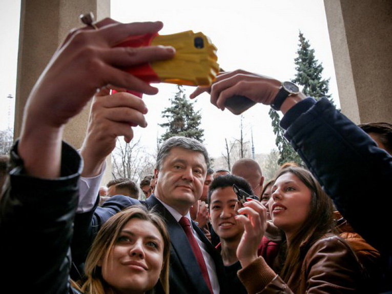 Президент Украины со студентами Харьковского университета
