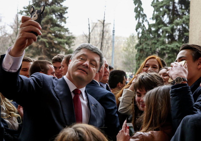 Президент Украины со студентами Харьковского университета