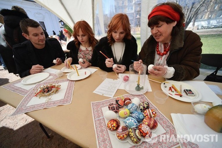 Фестиваль писанок на территории Софии Киевской