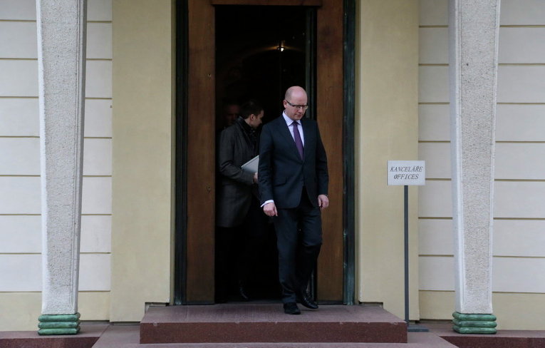 Премьер-министр Чехии Богуслав Соботка после встречи с президентом Чешской Республики Милошем Земаном в Праге
