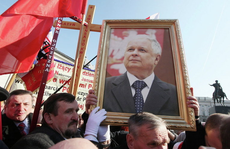 Церемония в память о погибшем президенте Польши Лехе Качиньском, самолет которого разбился под Смоленском
