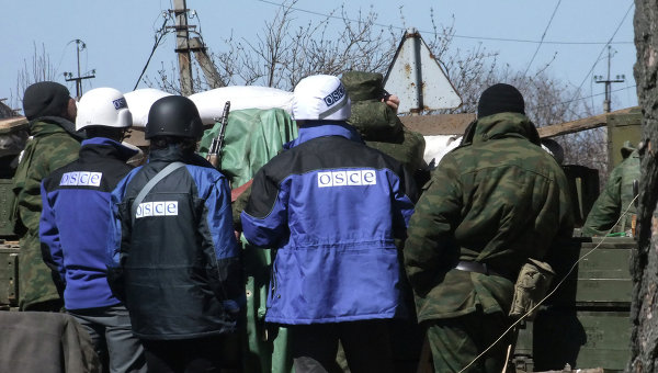 Представители ОБСЕ вблизи Донецка. Архивное фото
