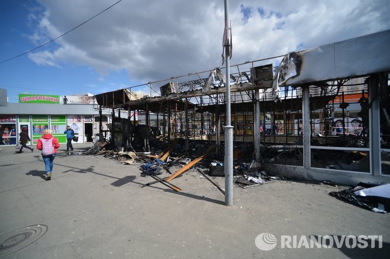 В результате пожара у метро Позняки сгорели несколько магазинов