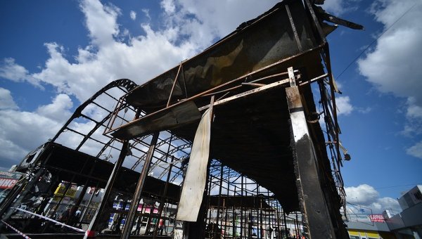 В результате пожара у метро Позняки сгорели несколько магазинов