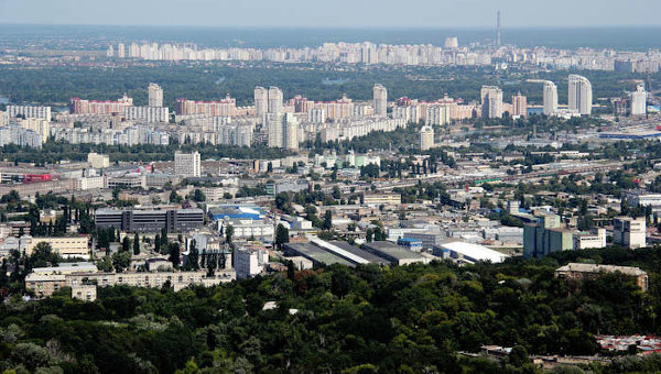 Киев с высоты птичьего полета. Вид на Оболонь и Троещину.