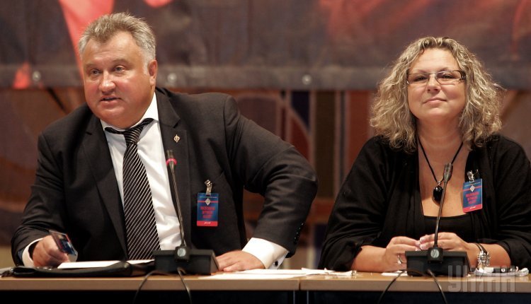 Руководитель организации Общевойсковой союз Украины Олег Калашников и его первый заместитель Ольга Соловьева