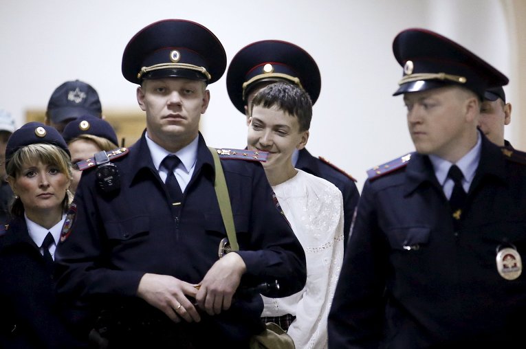 Савченко в вышиванке в суде